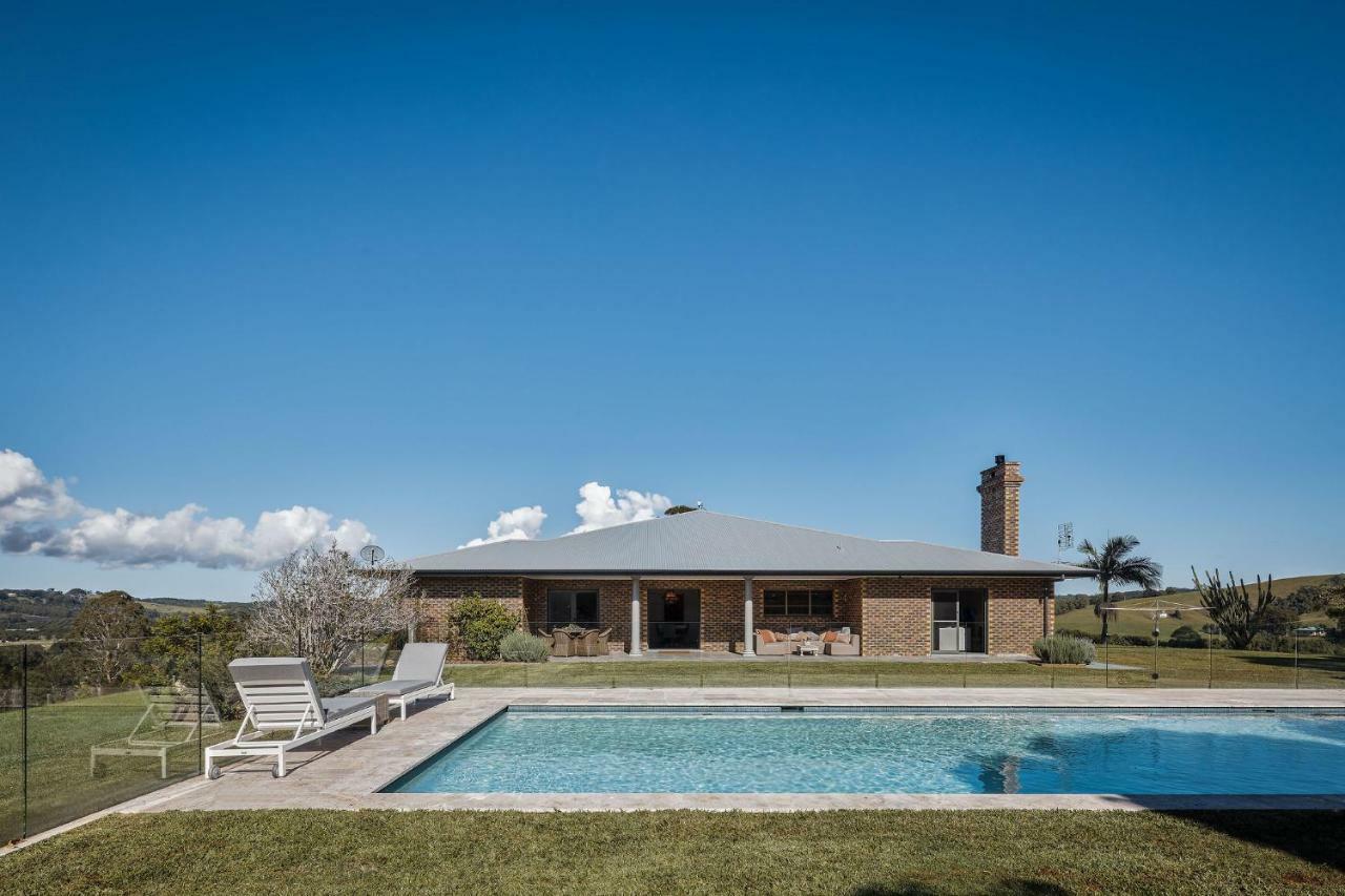 99 Acres Bangalow Retreat Exteriör bild